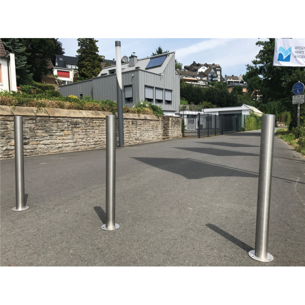 Stainless steel post |  60 mm | removable, self-engaging lockwith hot-dip galvanized ground socket part-no. 460.40 | with Euro profile cylinder lock and three keys | without eyelet